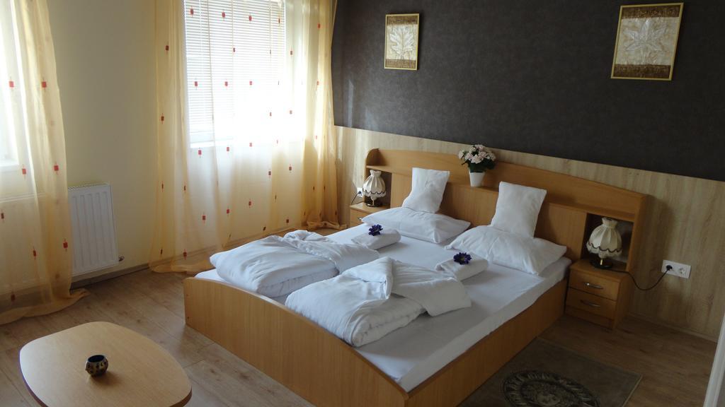 Hotel Centrum سيغيد المظهر الخارجي الصورة